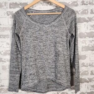 Athleta XS Gray Heathered Long Sleeve Top Round‎ Neck Athletic Casual Comfort